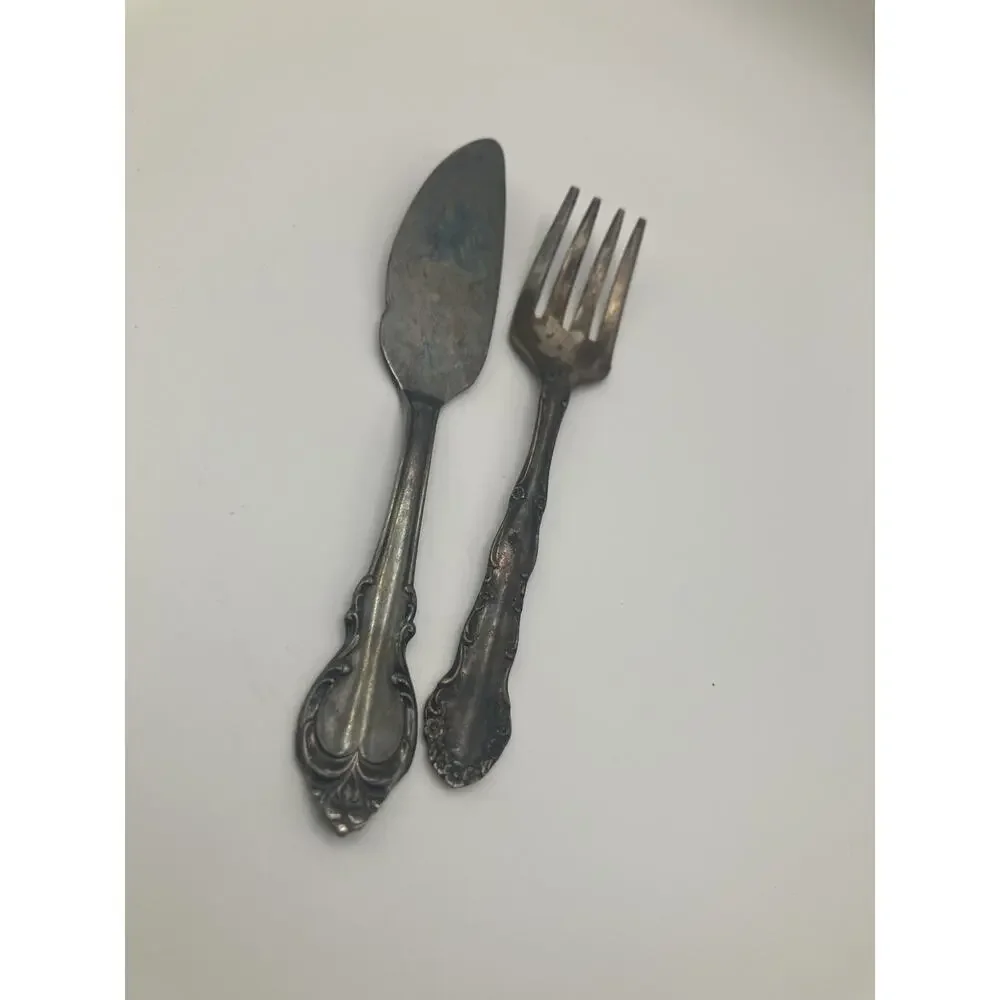 Holmes & Edwards Danish Princess 1938 Silverplate Pie Server Forks DEEPSILVER